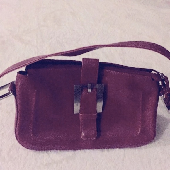 Guess - Picture 2 of 2